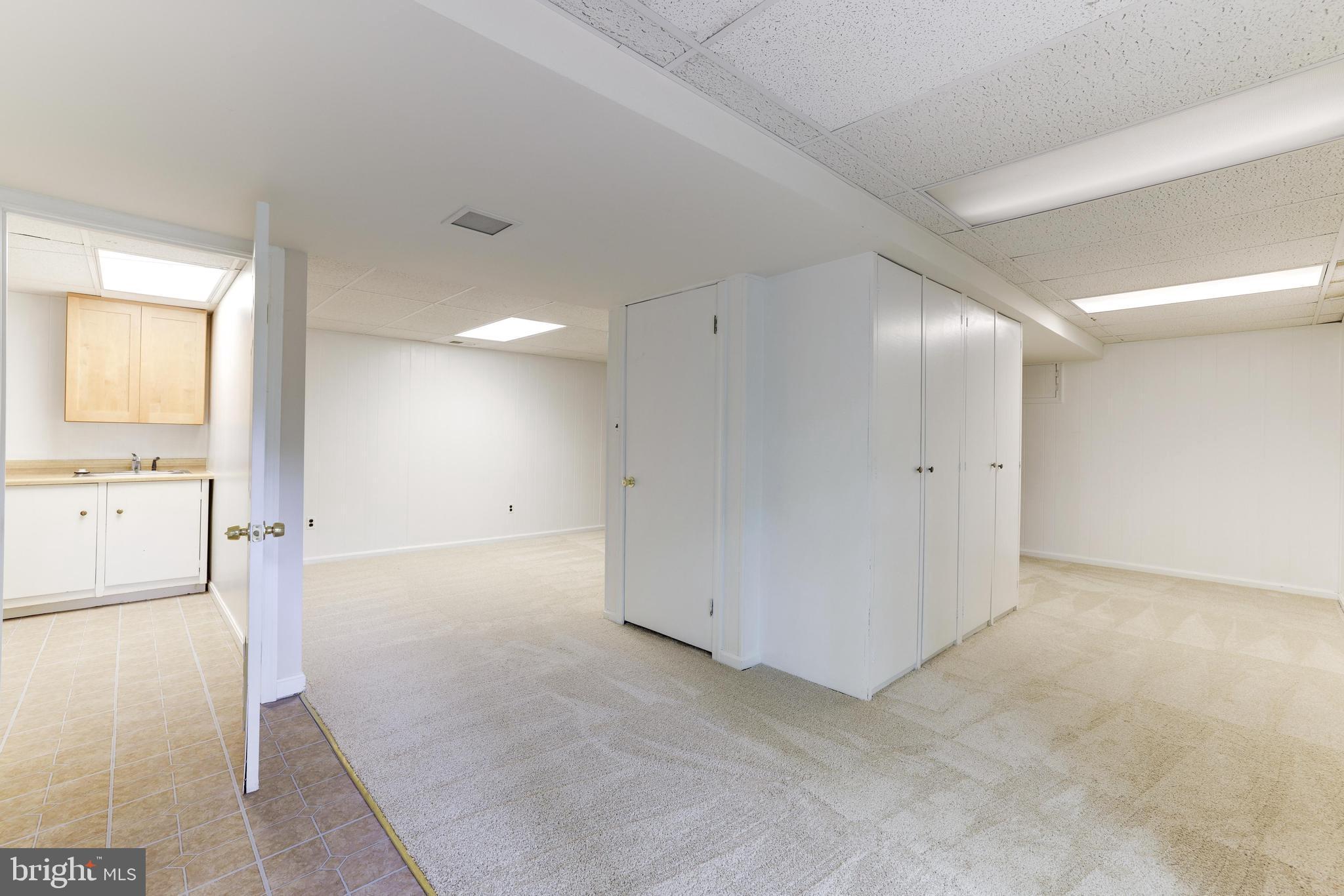 1816 Post Oak Trail Reston, VA 20191 - Photo 43 of 58