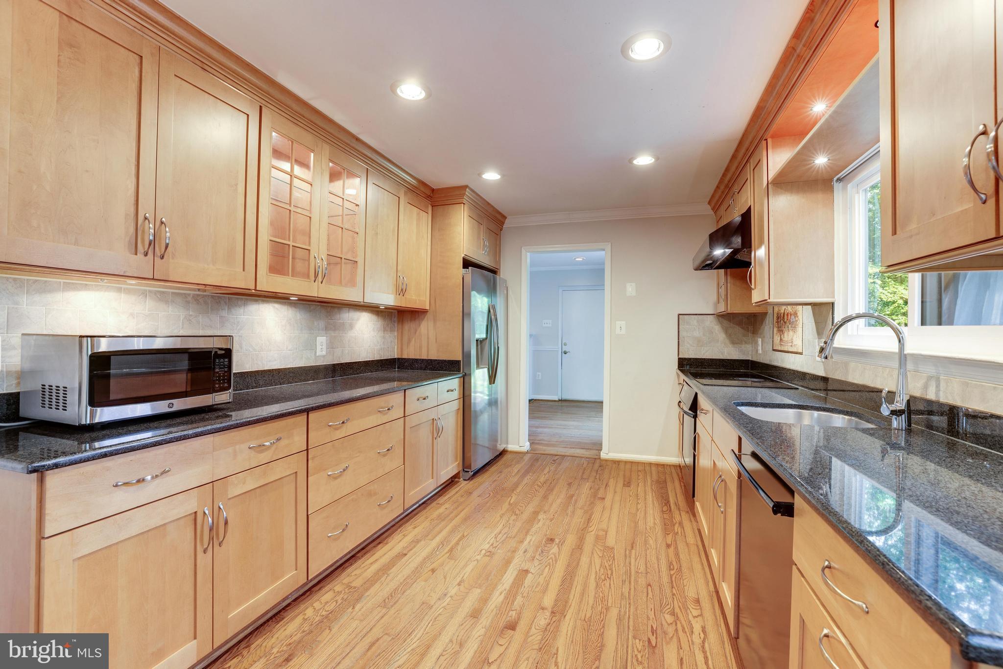 1816 Post Oak Trail Reston, VA 20191 - Photo 8 of 58 New fridge