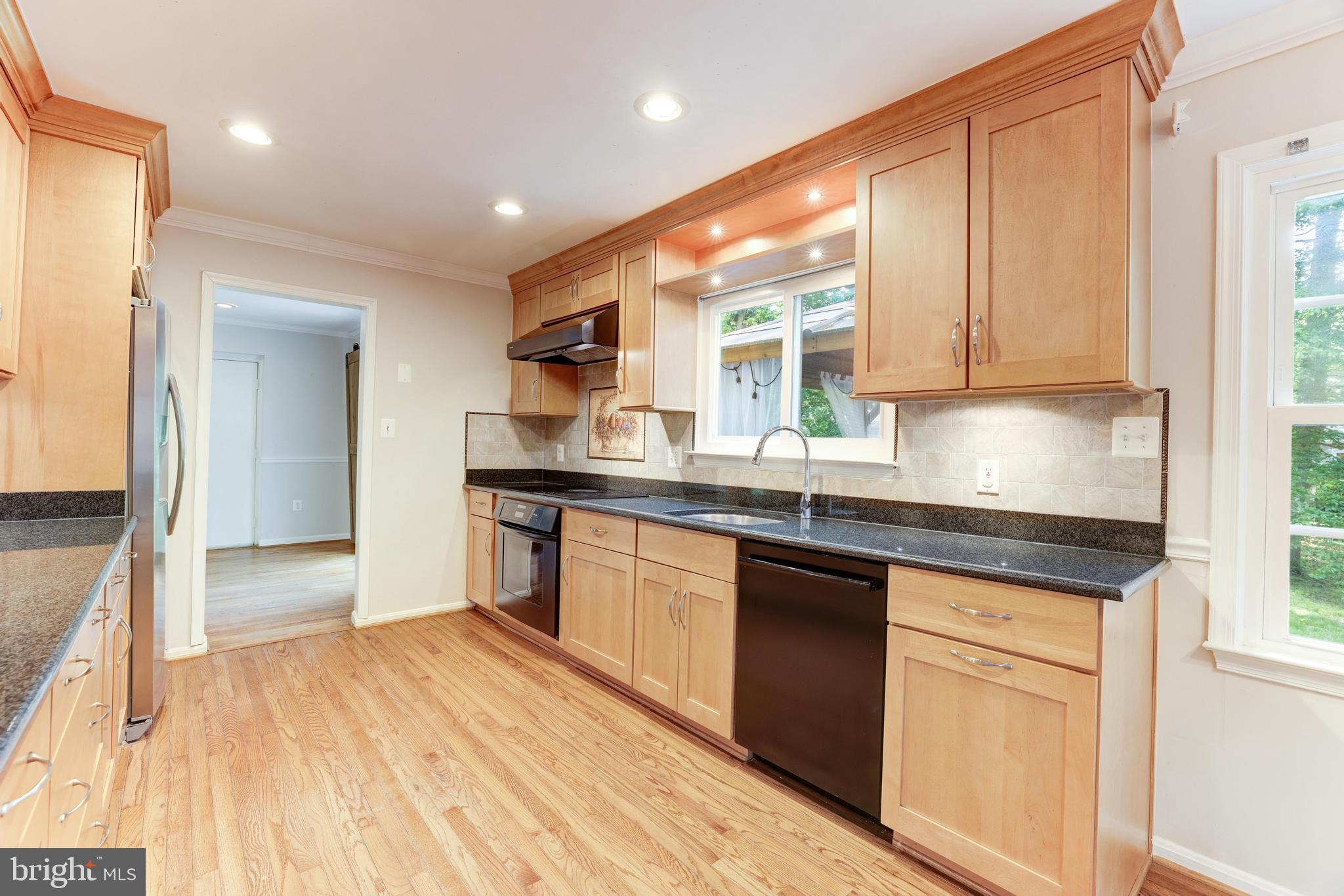 1816 Post Oak Trail Reston, VA 20191 - Photo 9 of 58