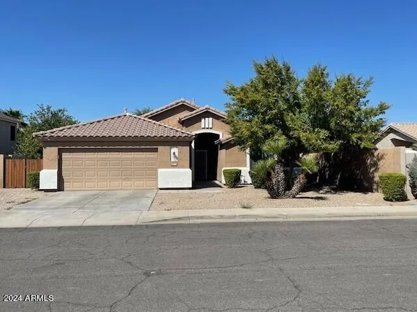 $2,800 | 722 West Canary Way, Chandler, AZ 85286