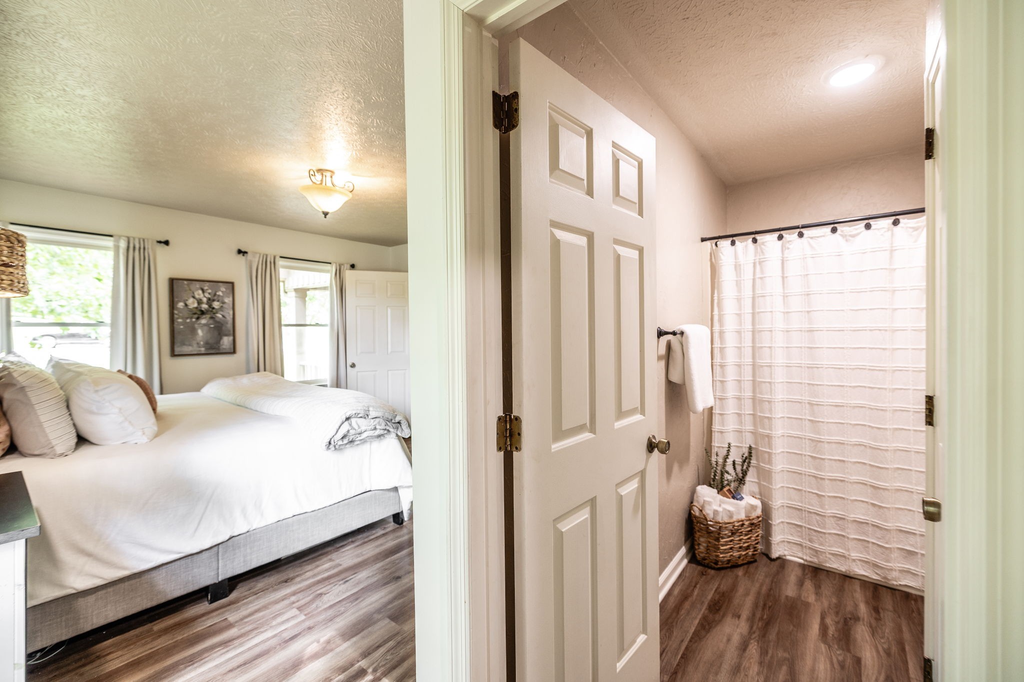 405 Timberlake Drive Springfield, TN 37172 - Photo 28 of 46 a en suite spacious bedroom with a bed and a large window