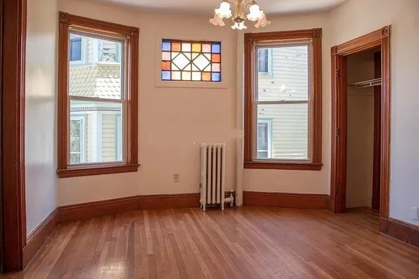 $3,900 | 336 Centre Street, Unit 1, Boston, MA 02130