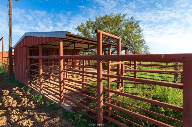 $575,520 | 83 North Hamlin Tx 79520, Hamlin, TX 79520