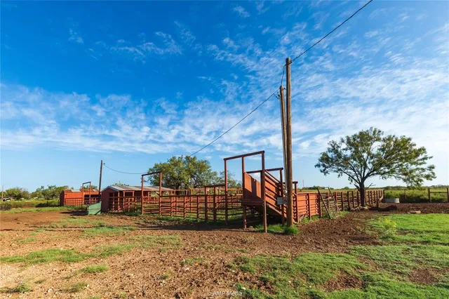 $575,520 | 83 North Hamlin Tx 79520, Hamlin, TX 79520