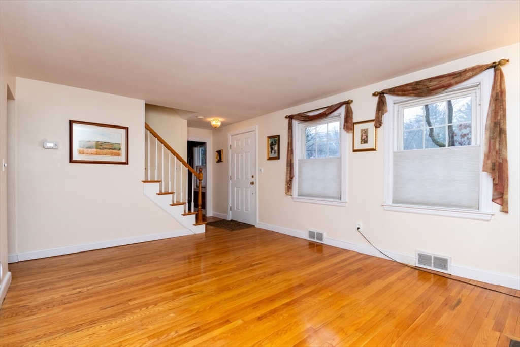 20 Eleanor Road Walpole, MA 02081 - Photo 19 of 34 Gallery Image 19