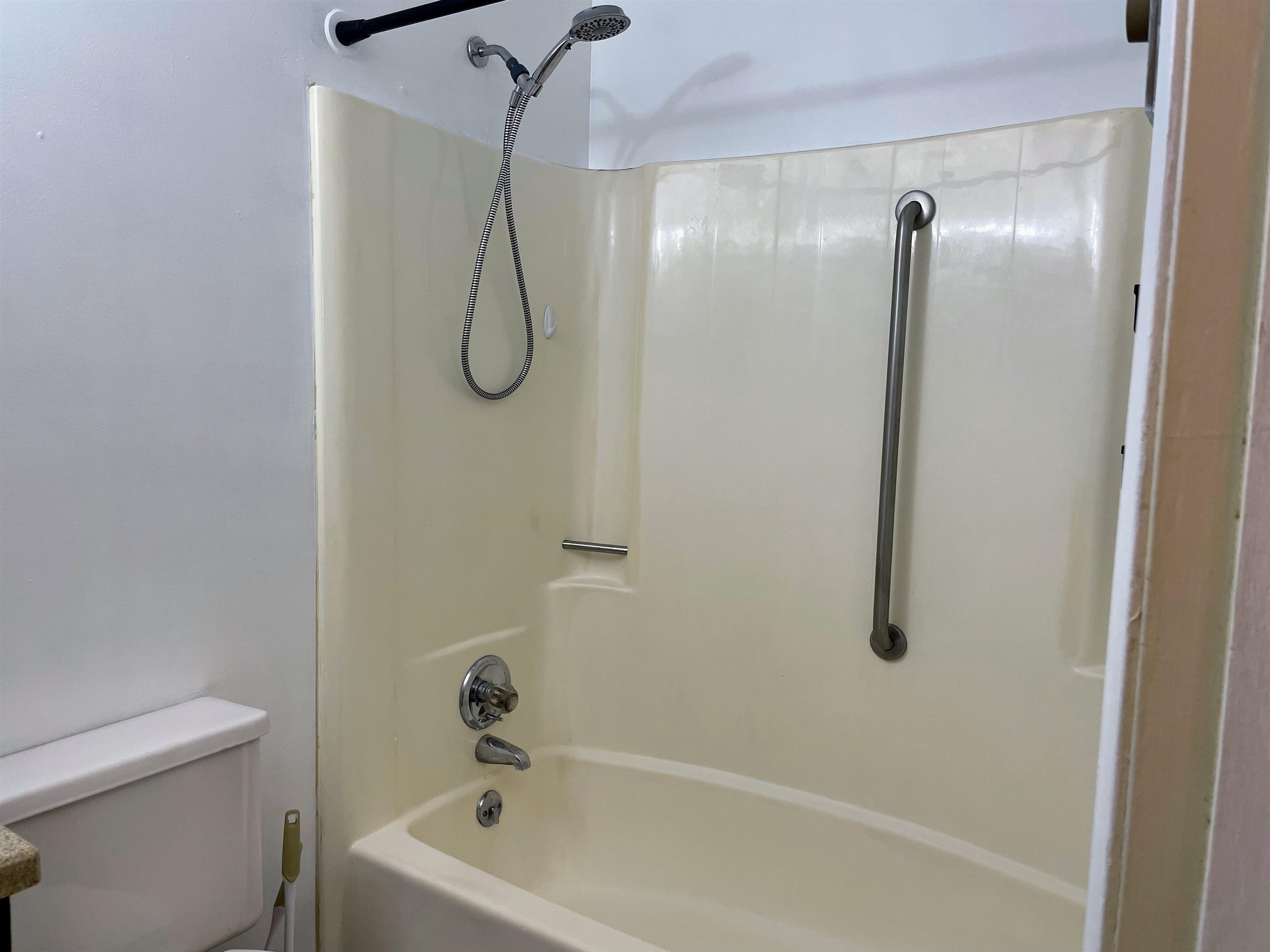 1201 4th Street Waynesboro, VA 22980 - Photo 21 of 32 Full Bath-Tub/Shower Combo