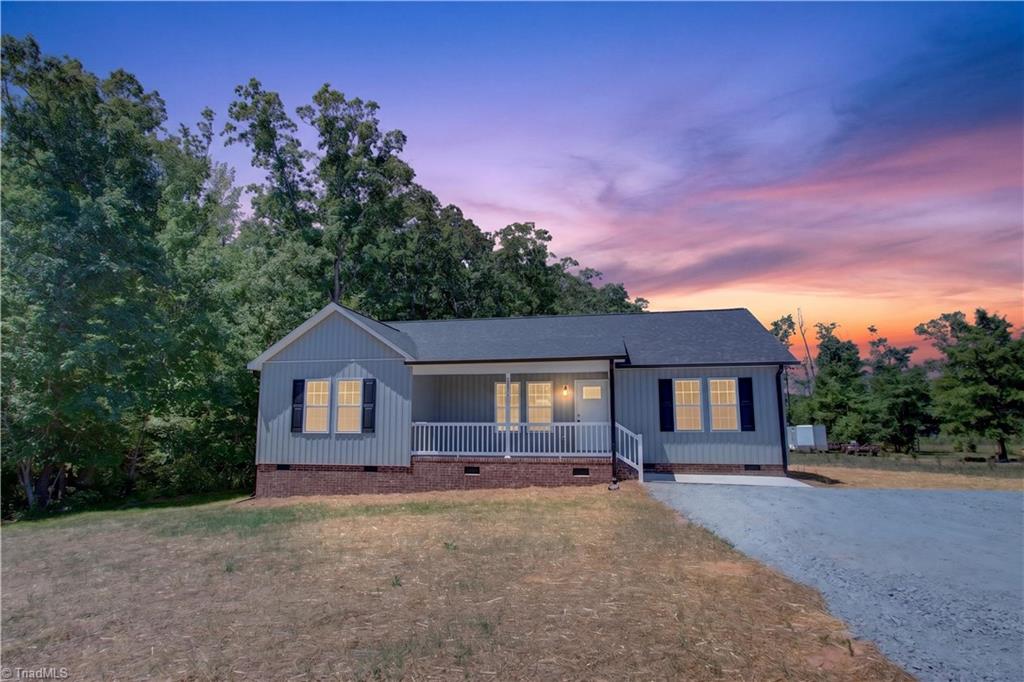 1050 Rising Vw Way Asheboro, NC 27205 - Photo 2 of 25
