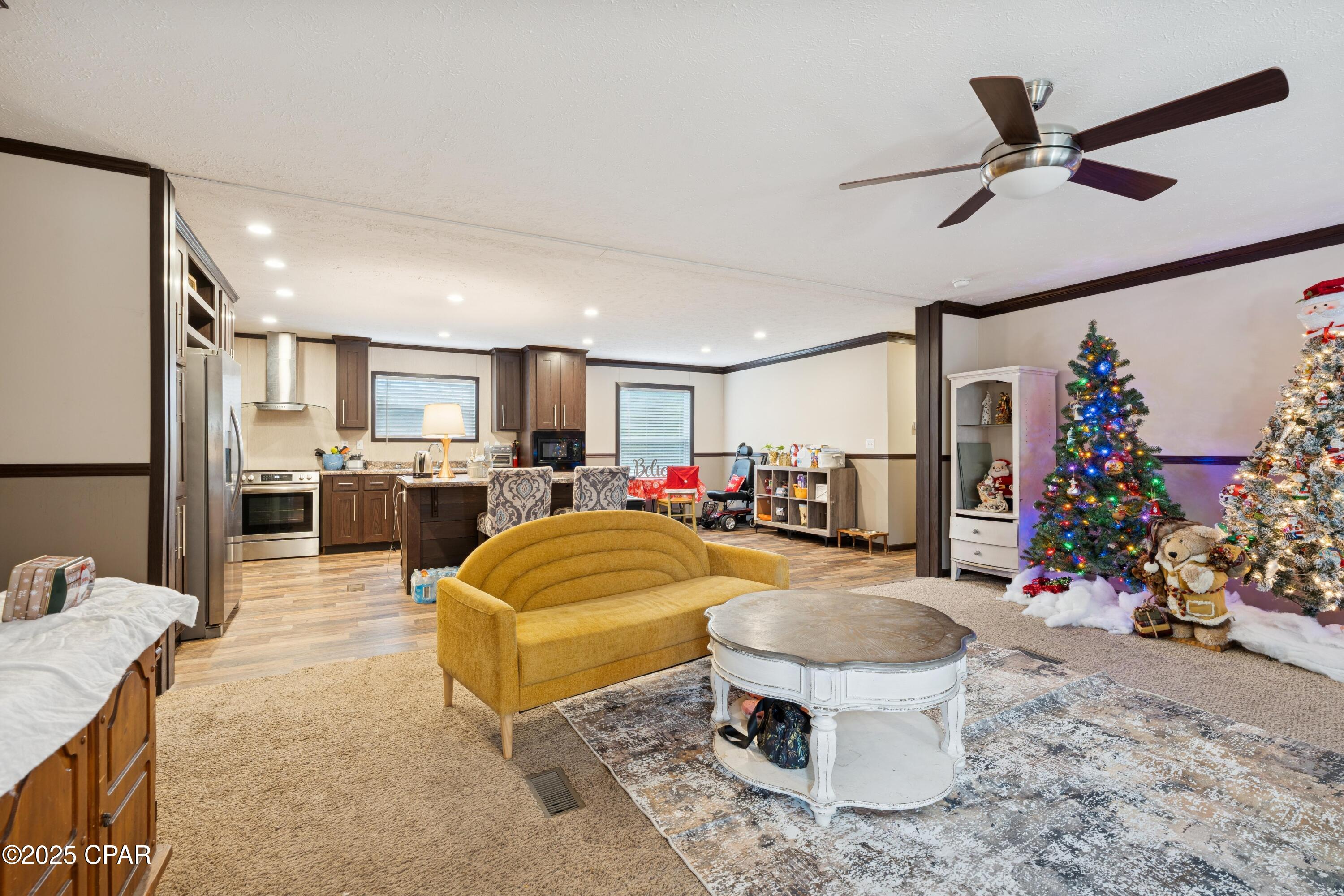 214 Lakepoint Road Alford, FL 32420 - Photo 4 of 40