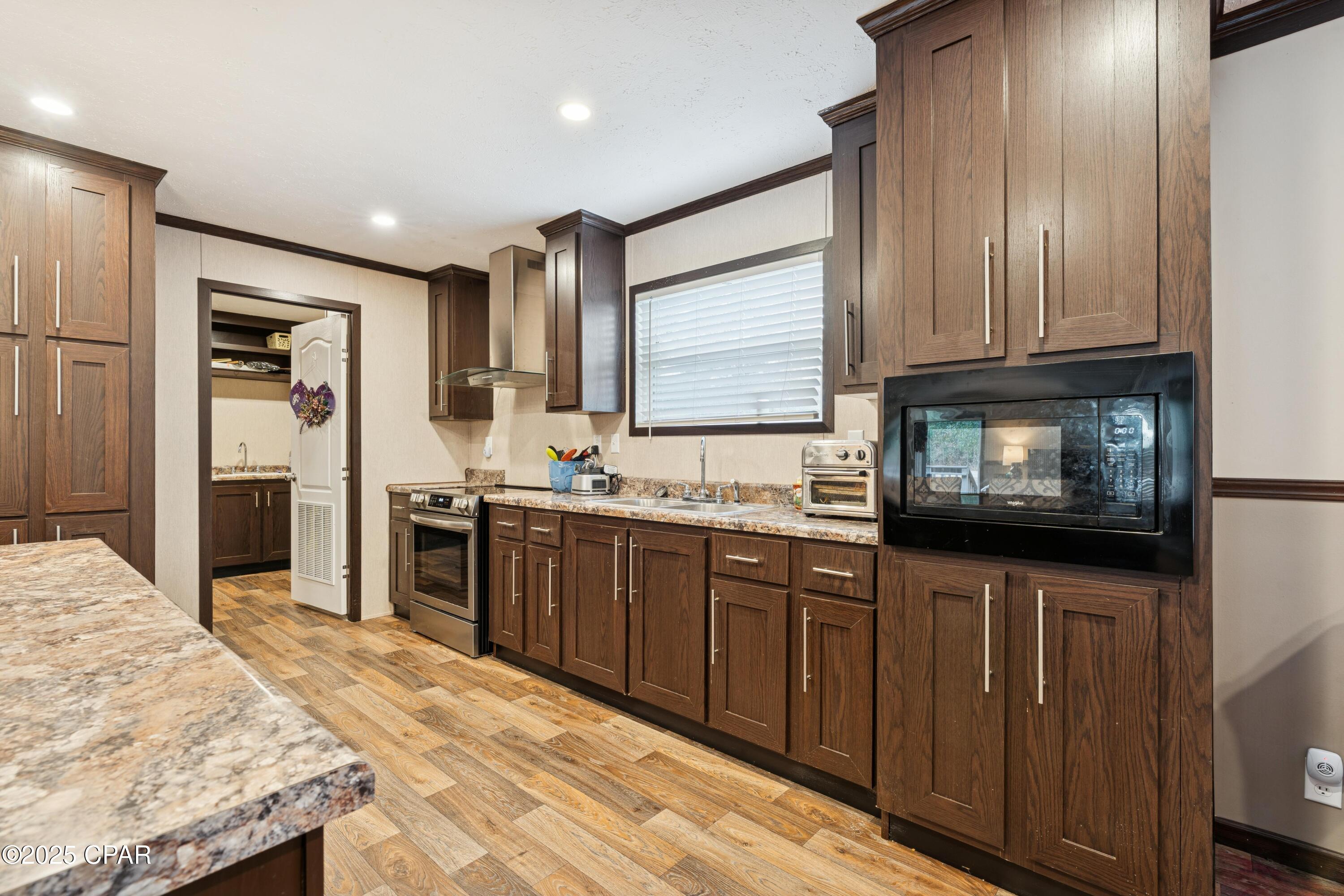 214 Lakepoint Road Alford, FL 32420 - Photo 8 of 40