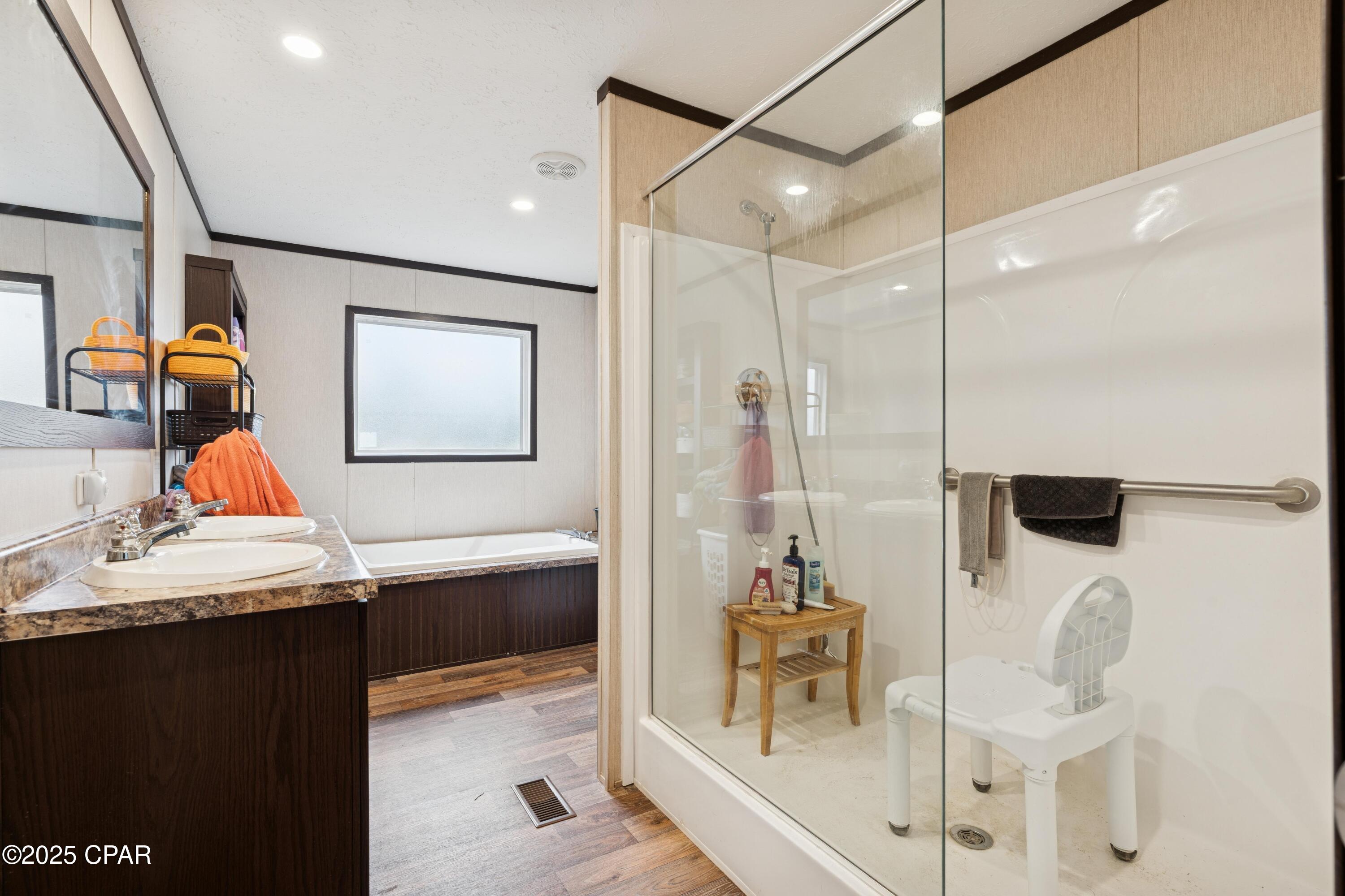 214 Lakepoint Road Alford, FL 32420 - Photo 10 of 33