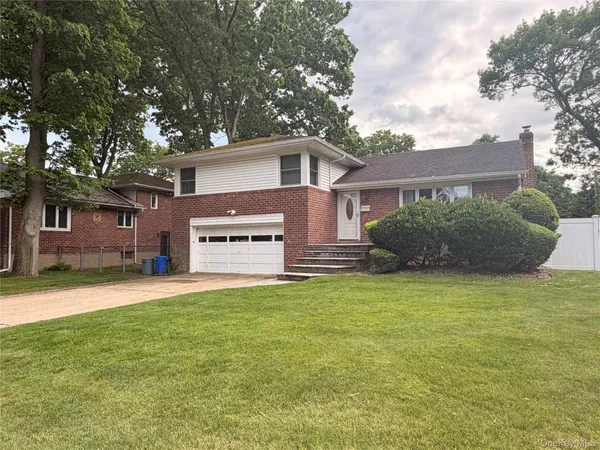 $4,800 | 748 Leslie Lane, East Meadow, NY 11554