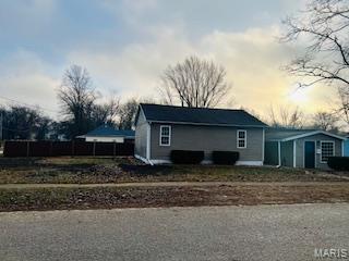 227 North Douglas Street Hillsboro, IL 62049 - Photo 2 of 30