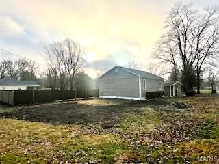 $137,000 | 227 North Douglas Street, Hillsboro, IL 62049