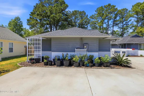 $329,900 | 143 Red Bird Lane, Hampstead, NC 28443