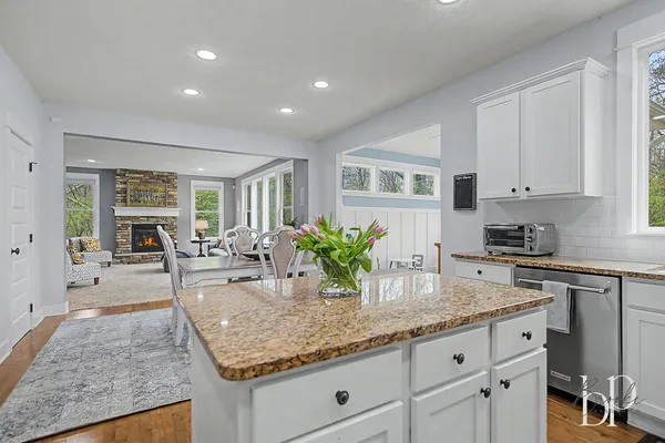$624,900 | 14282 Mackinaw Trail, Grand Haven, MI 49417