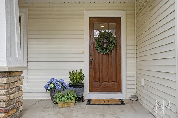 $624,900 | 14282 Mackinaw Trail, Grand Haven, MI 49417