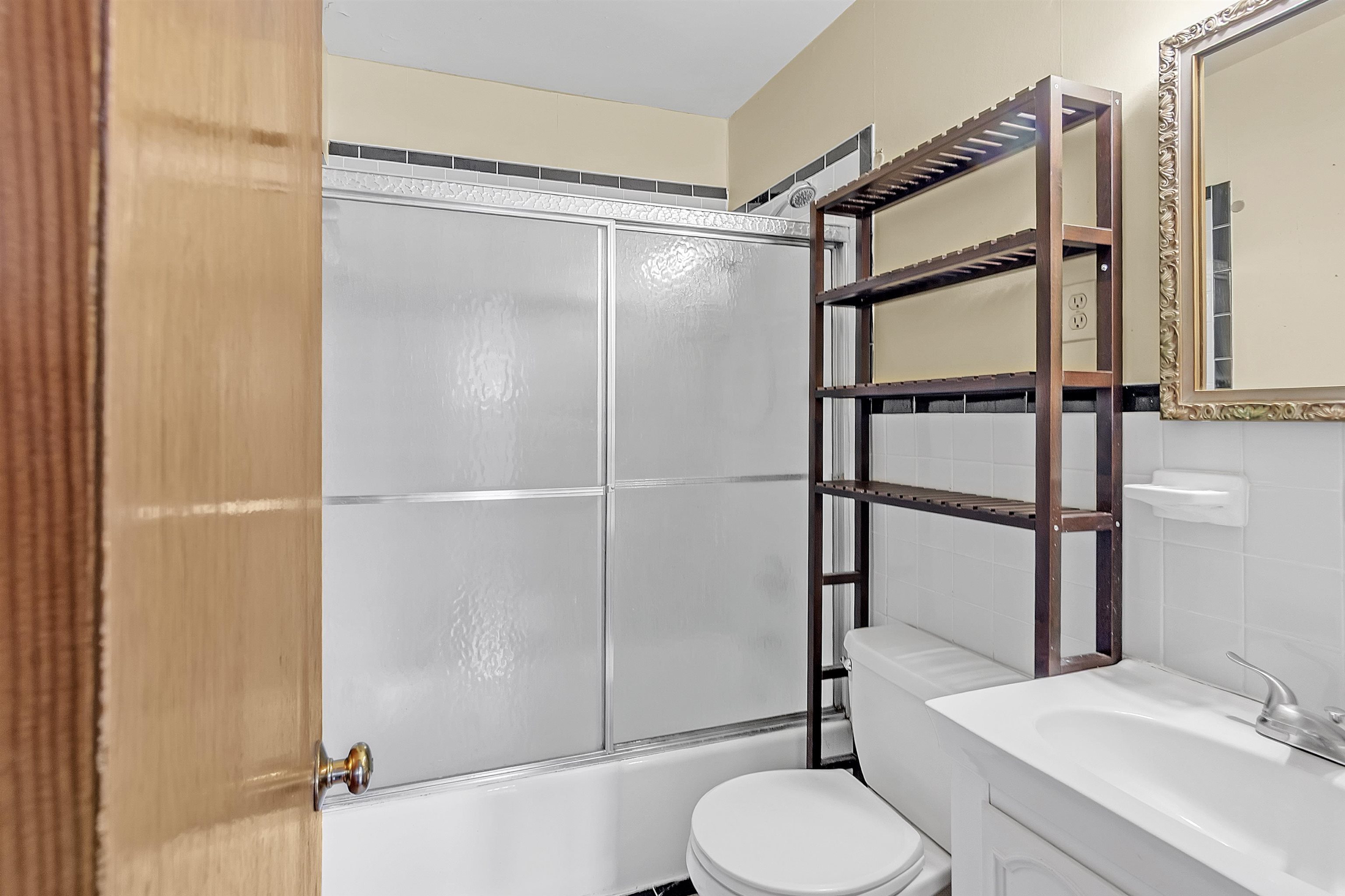 935 North Mendenhall Road Memphis, TN 38122 - Photo 20 of 29 Gallery Image 20