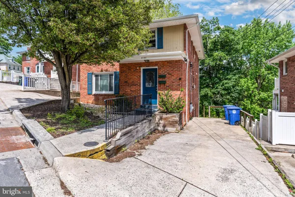 $3,800 | 4141 21st Road North, Unit A, Arlington, VA 22207
