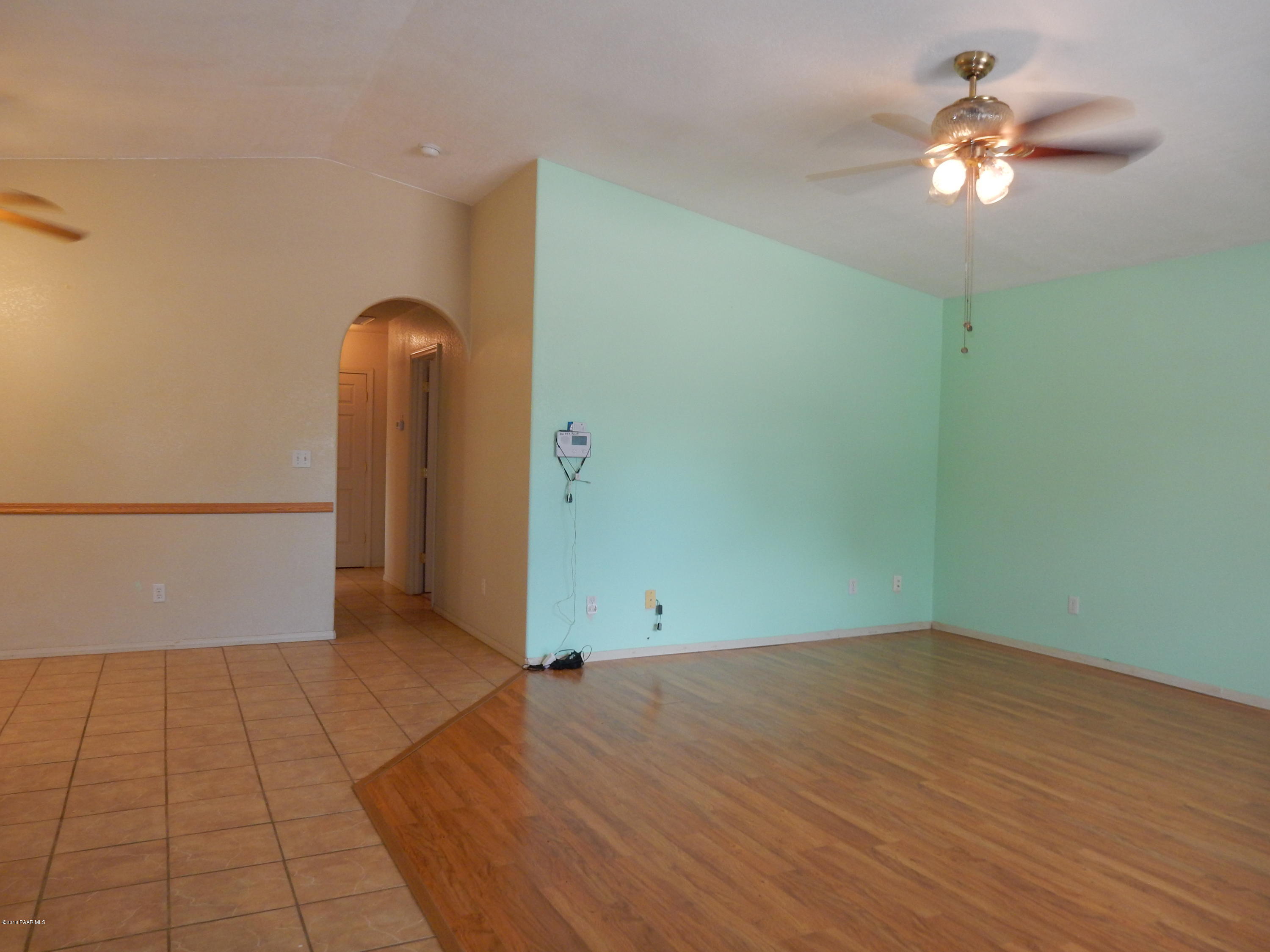 17543 East Trails End Road Mayer, AZ 86333 - Photo 12 of 35 living room