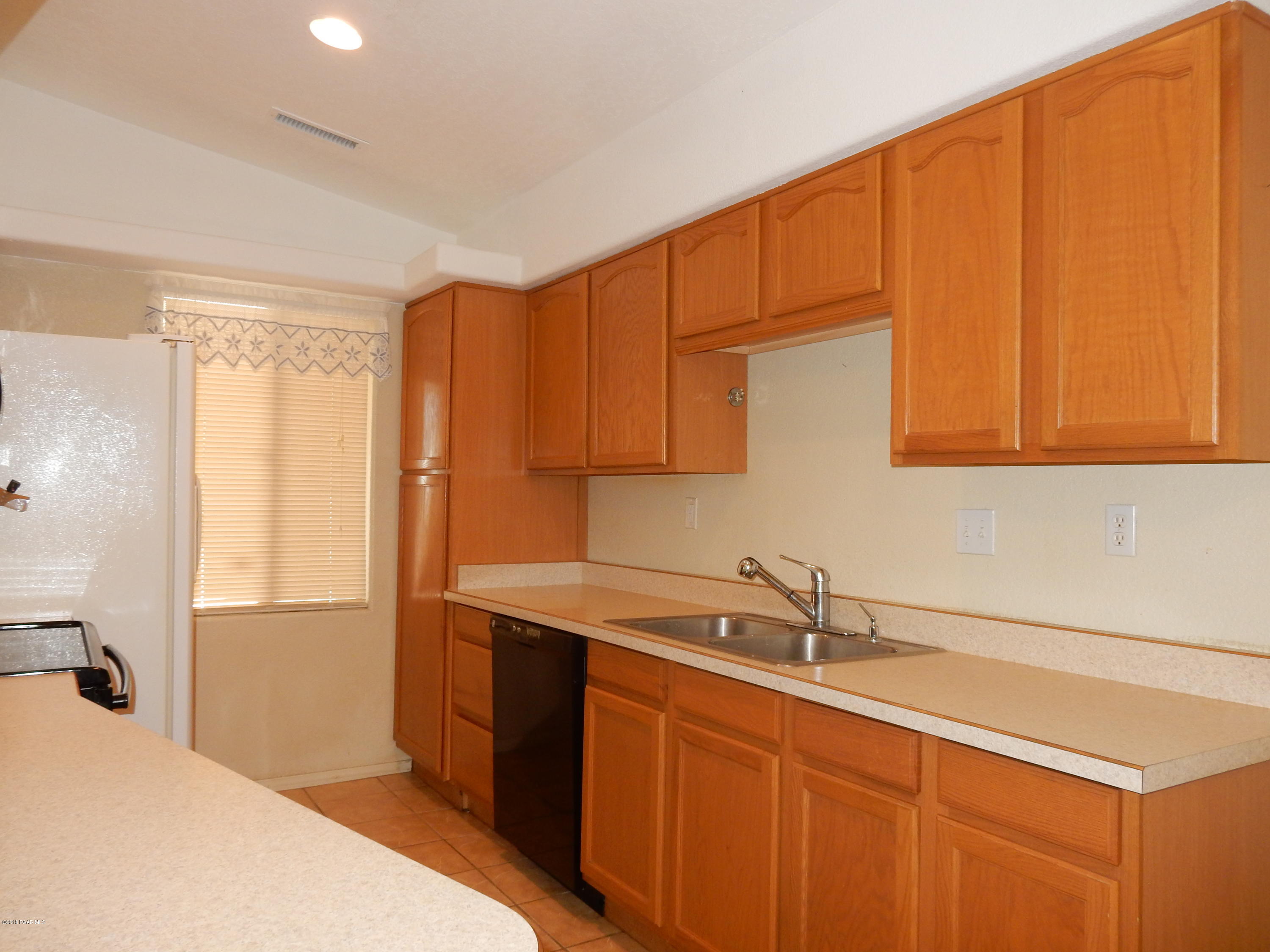 17543 East Trails End Road Mayer, AZ 86333 - Photo 16 of 35 kitchen