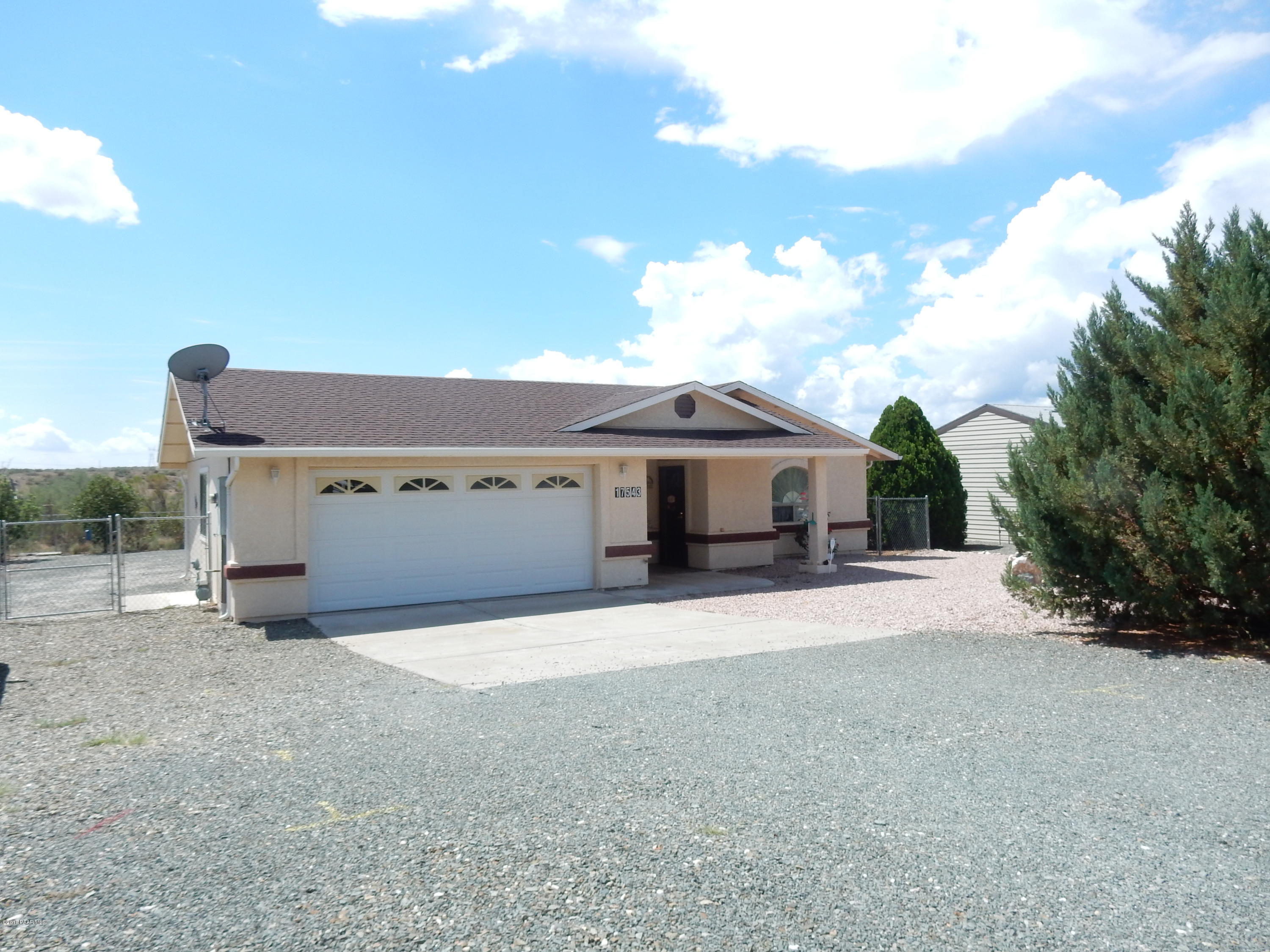 17543 East Trails End Road Mayer, AZ 86333 - Photo 2 of 35 front of home