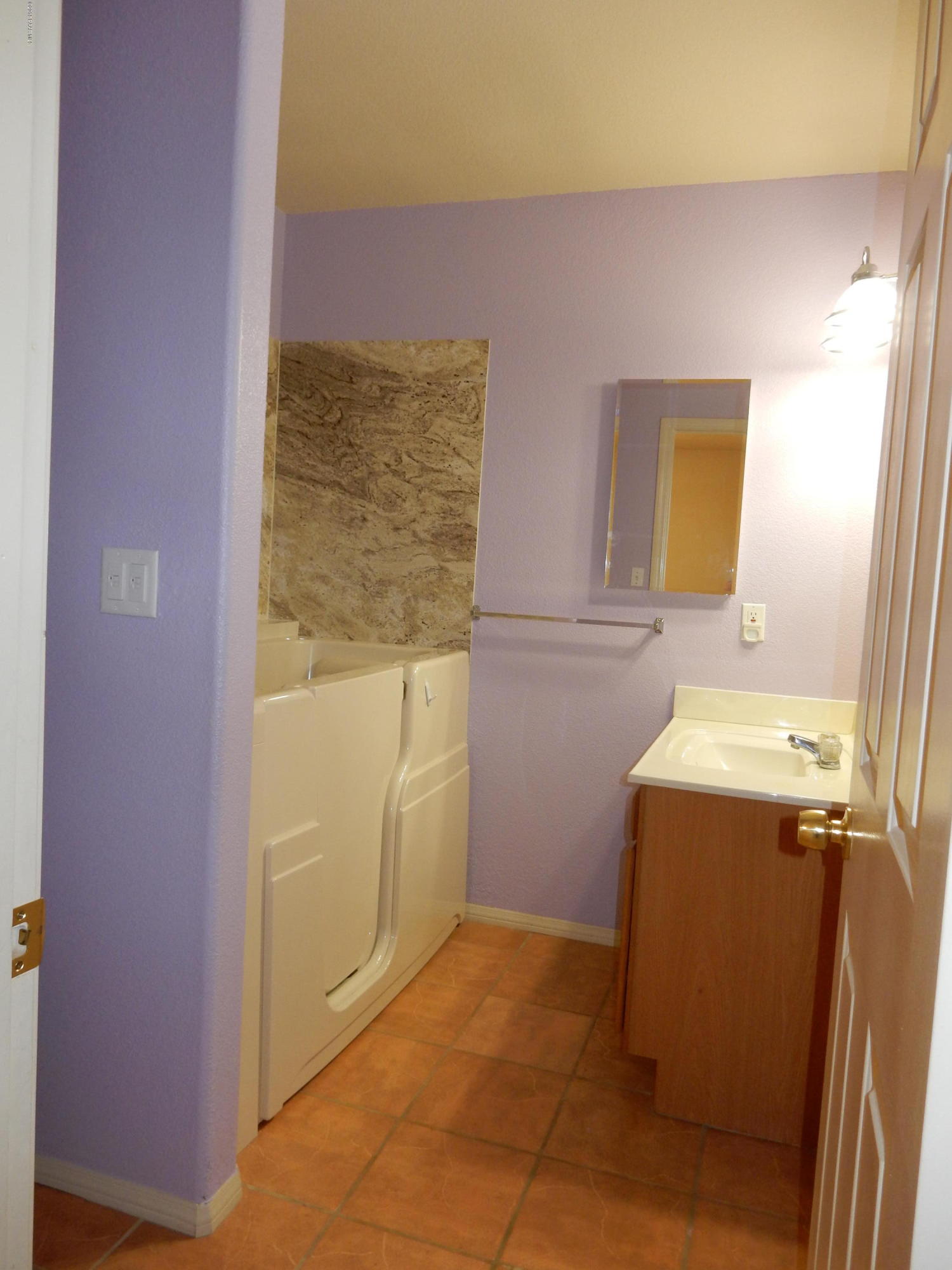 17543 East Trails End Road Mayer, AZ 86333 - Photo 28 of 35 master bath