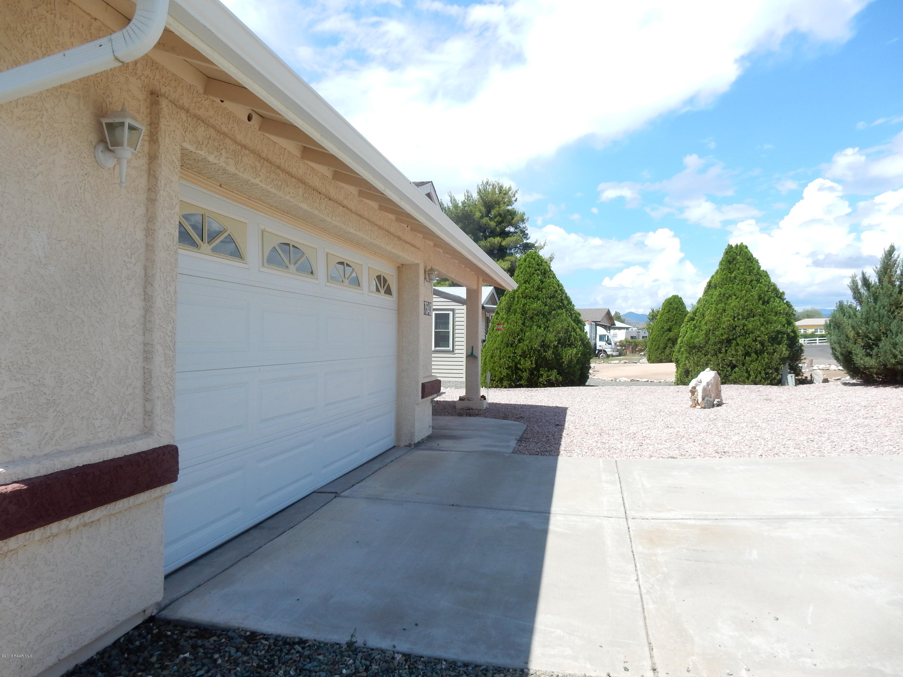 17543 East Trails End Road Mayer, AZ 86333 - Photo 4 of 35 front