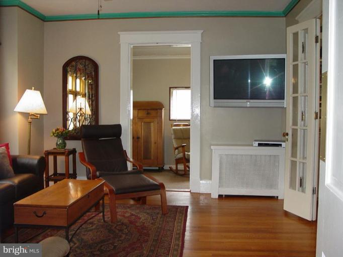 6305 Pinehurst Road Baltimore, MD 21212 - Photo 5 of 23 Dining room used as den, w/ entrance to famrm.