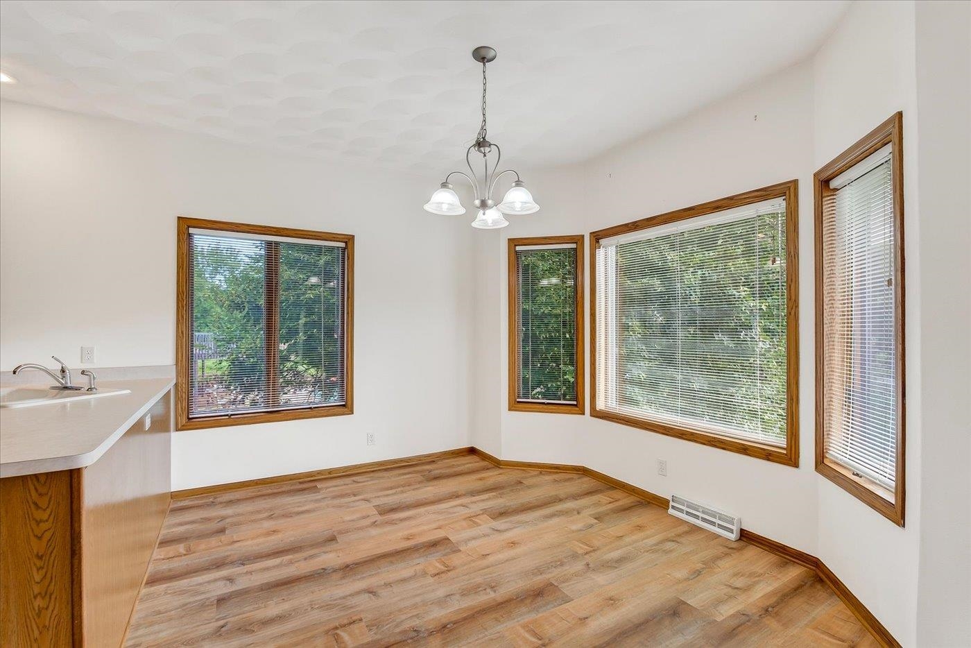 720 Waveland Road Janesville, WI 53548 - Photo 18 of 64