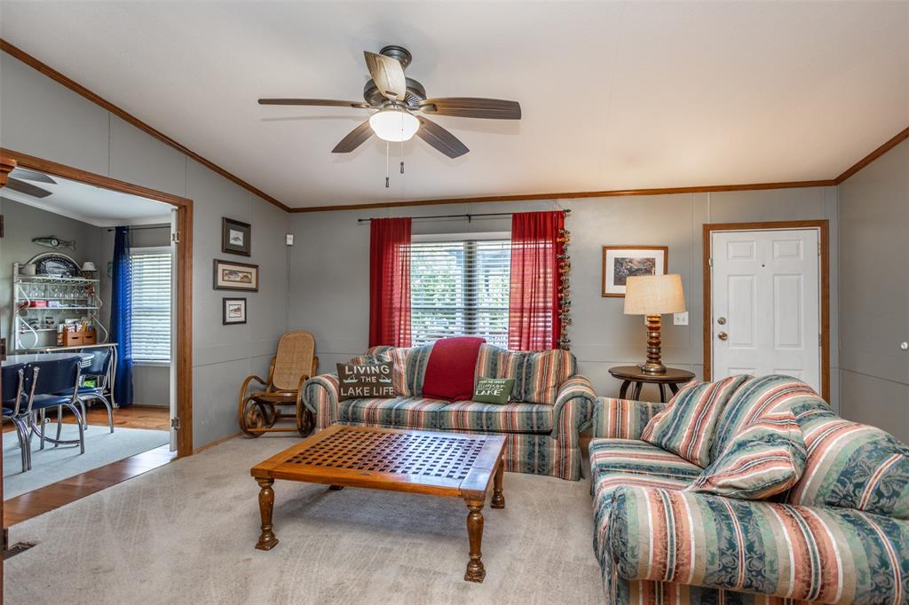 41 Thompson Road Gainesville, TX 76240 - Photo 6 of 40