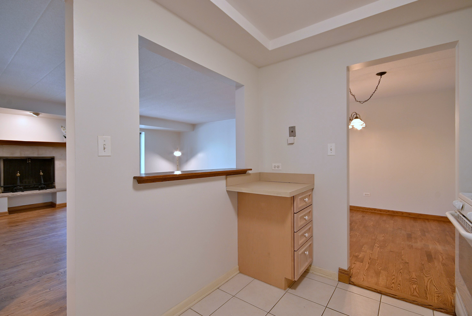 110 West Butterfield Road, Unit 302S Elmhurst, IL 60126 - Photo 12 of 32