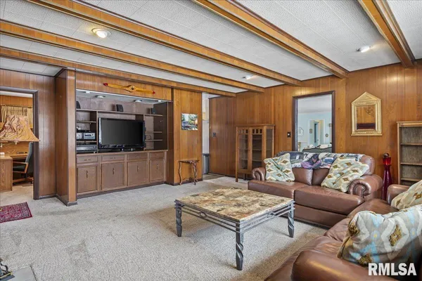 $275,000 | 2 Millwood Manor, Jacksonville, IL 62650