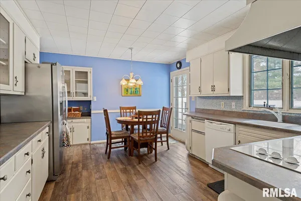 $275,000 | 2 Millwood Manor, Jacksonville, IL 62650