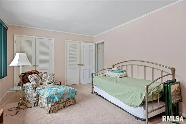 $275,000 | 2 Millwood Manor, Jacksonville, IL 62650