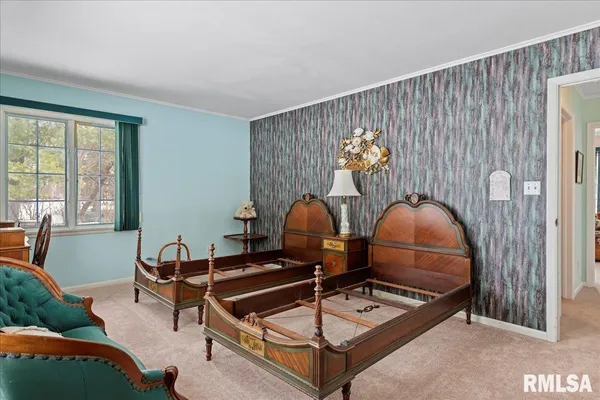 $275,000 | 2 Millwood Manor, Jacksonville, IL 62650