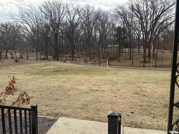 $275,000 | 2 Millwood Manor, Jacksonville, IL 62650