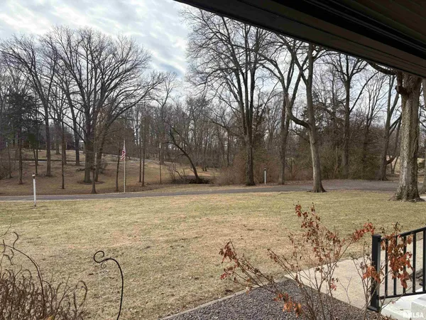 $275,000 | 2 Millwood Manor, Jacksonville, IL 62650