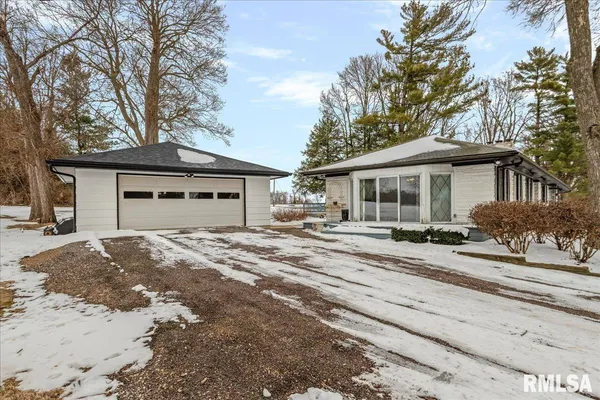 $275,000 | 2 Millwood Manor, Jacksonville, IL 62650