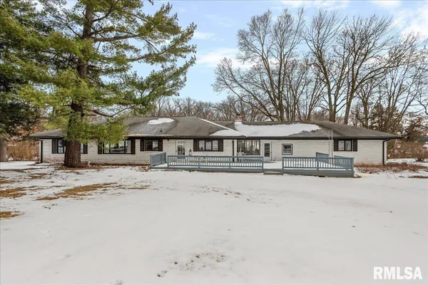 $275,000 | 2 Millwood Manor, Jacksonville, IL 62650