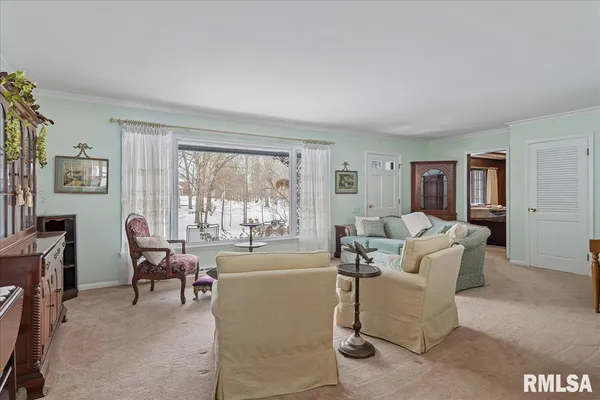 $275,000 | 2 Millwood Manor, Jacksonville, IL 62650