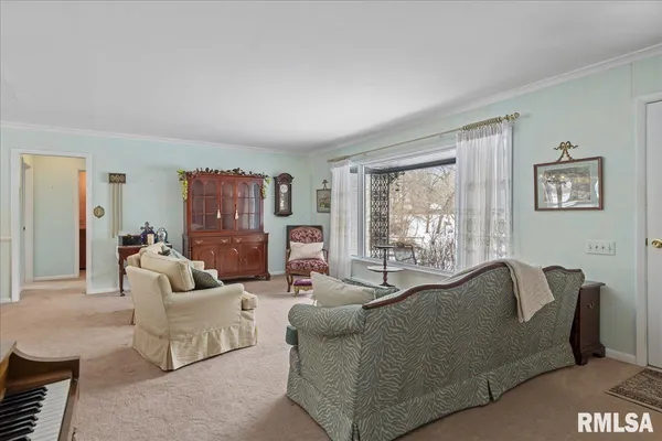 $275,000 | 2 Millwood Manor, Jacksonville, IL 62650