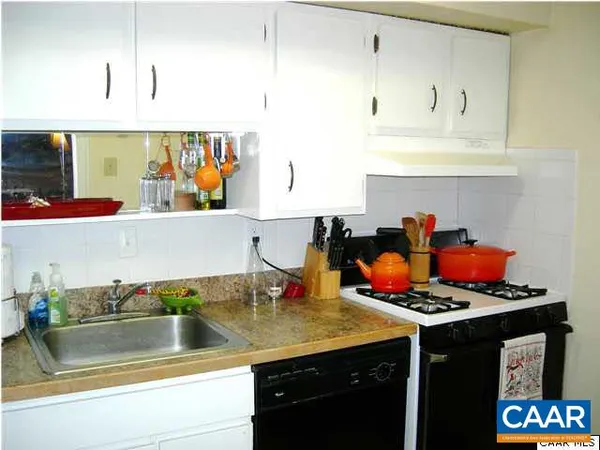 $1,575 | 144 Hessian Hills Circle, Unit 1, Charlottesville, VA 22901