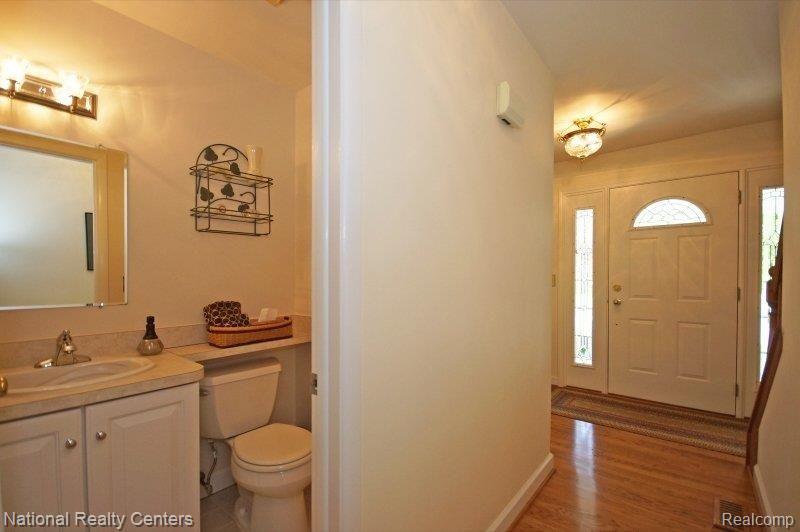 35930 Fredericksburg Road Farmington, MI 48331 - Photo 8 of 22 DSC07214.JPG