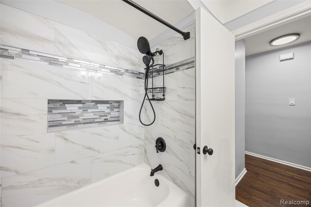 24270 Scotia Road Oak Park, MI 48237 - Photo 18 of 22