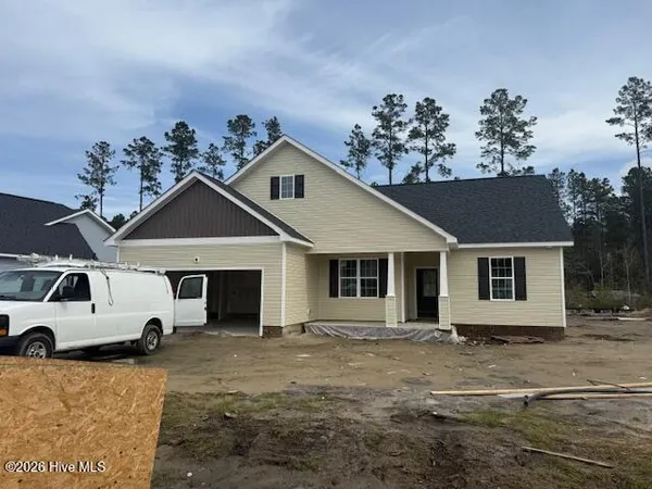 $309,000 | 827 Hidden Brg Drive, Jacksonville, NC 28546