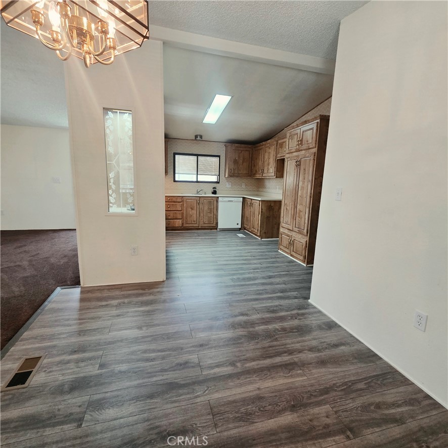 22601 Bear Valley Road, Unit 54 Apple Valley, CA 92308 - Photo 11 of 32