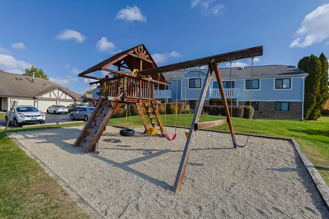 $299,900 | 367 Greystone Court, Unit A2, Schaumburg, IL 60193