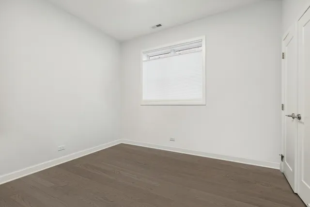 $2,900 | 4014 North Mozart Street, Unit 2, Chicago, IL 60618