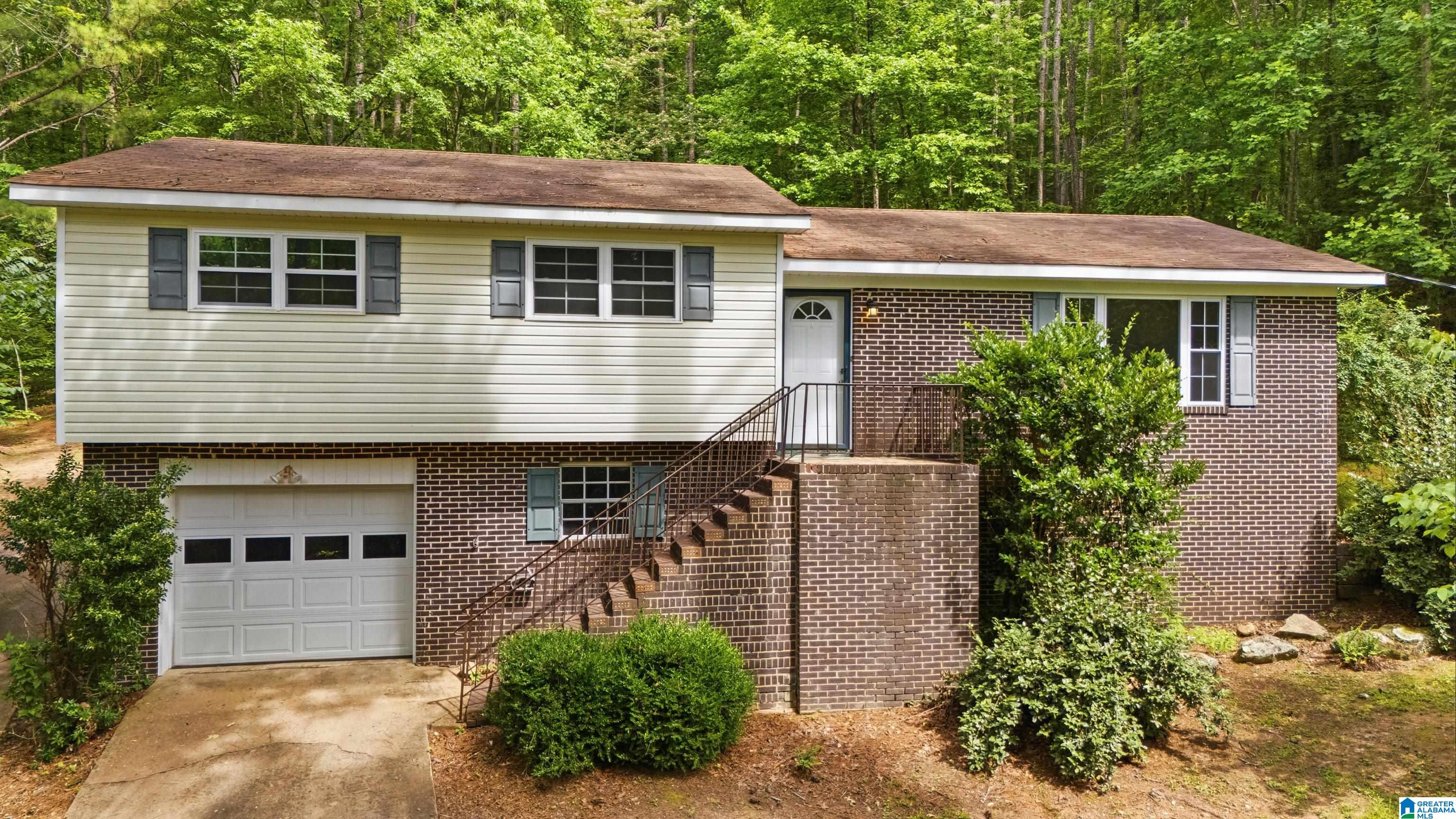 215 Oak Ridge Drive Oneonta, AL 35121 - Photo 2 of 36