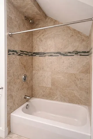 $3,500 | 40 Winthrop Street, Unit 3, Salem, MA 01970